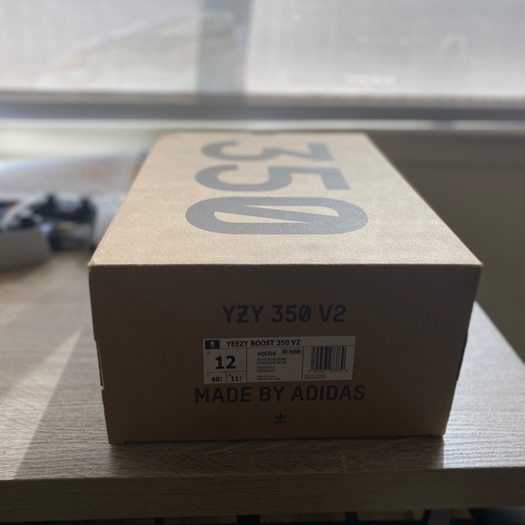 COPY - Yeezy boost 350 V2 Bone. Size 12 - Picture 2 of 5